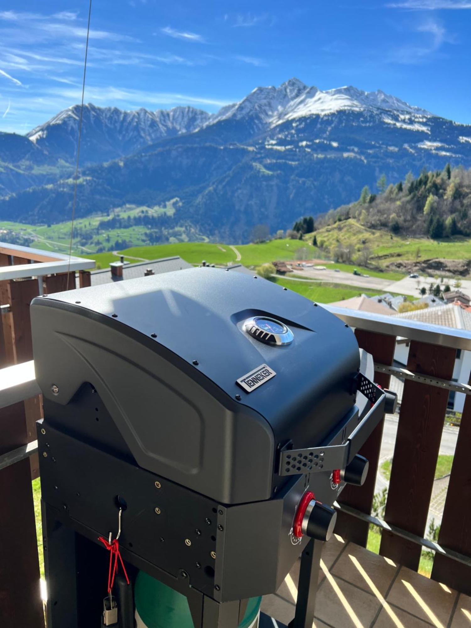 Neu-renovierte - Nov 24 - 2,5 Zi Mit Traum-aussicht Apartmán *